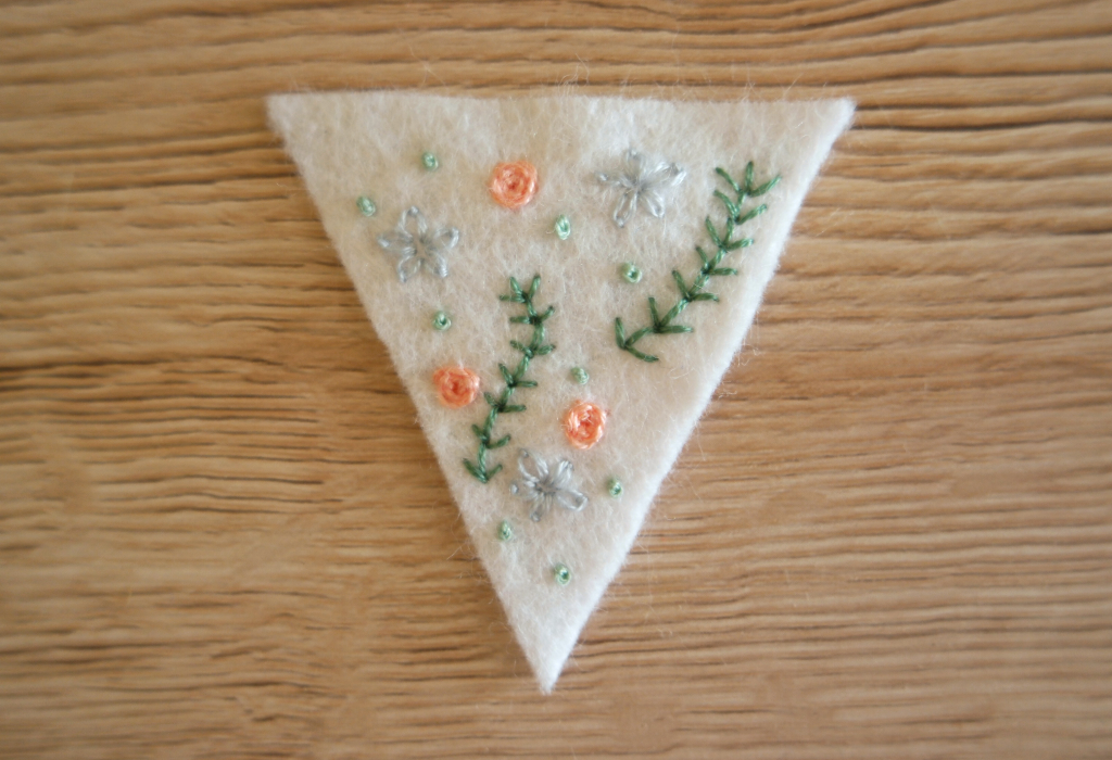 embroidered felt bunting tutorial