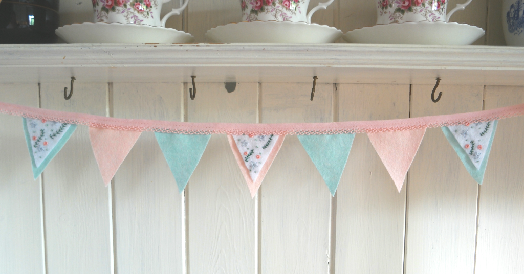 embroidered felt bunting tutorial