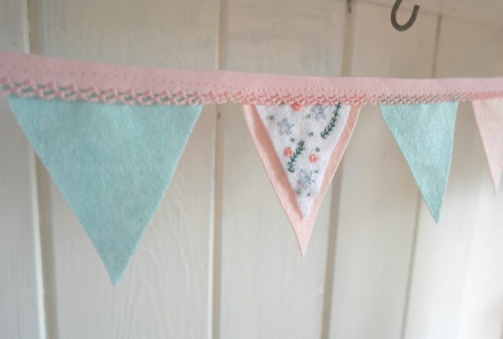 embroidered felt bunting tutorial