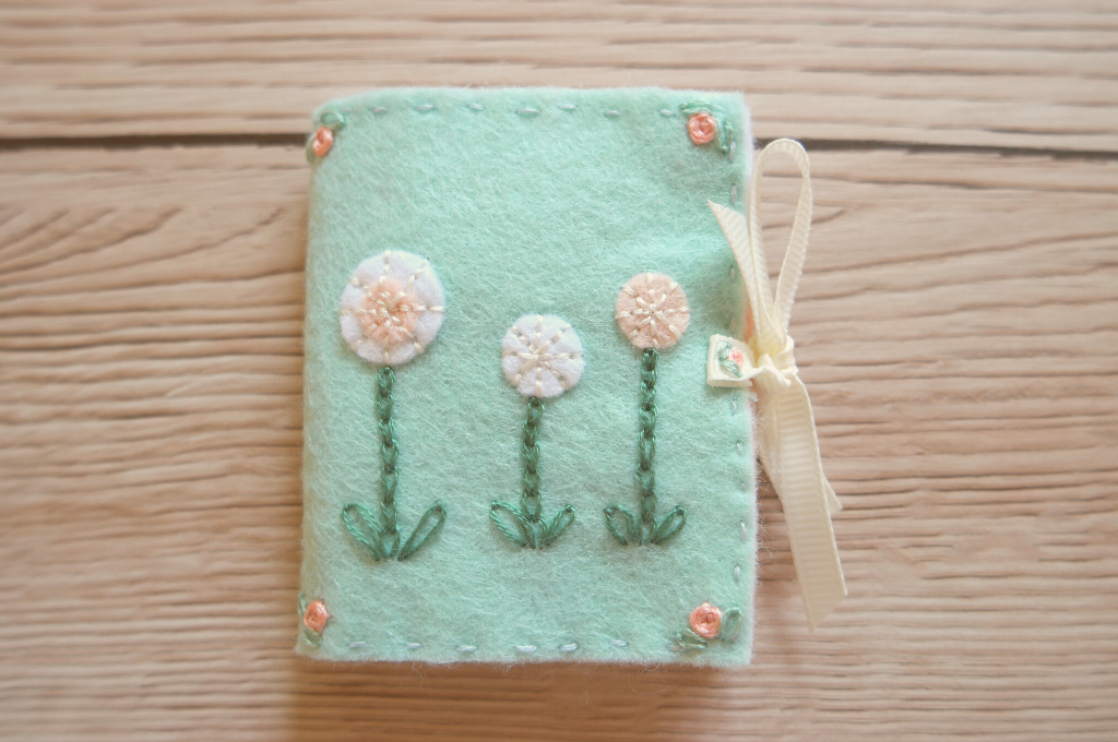 diy embroidered needle case