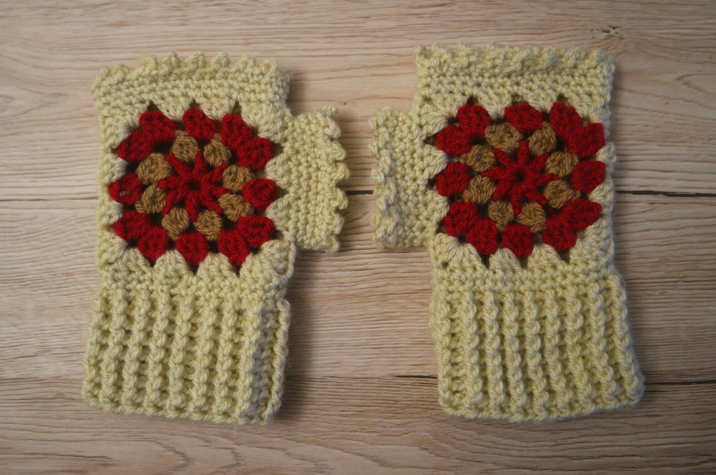 granny square fingerless mittens pattern