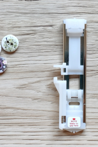 Making Friends With Your Sewing Machine: Using the Buttonhole Foot