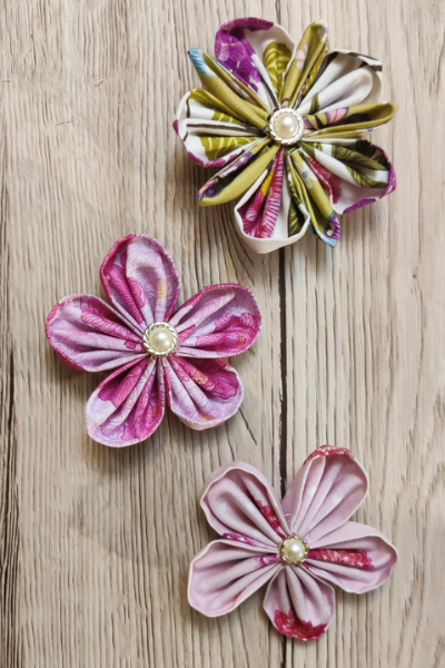 How to Make Fabric Flowers With a Clover Flower Maker